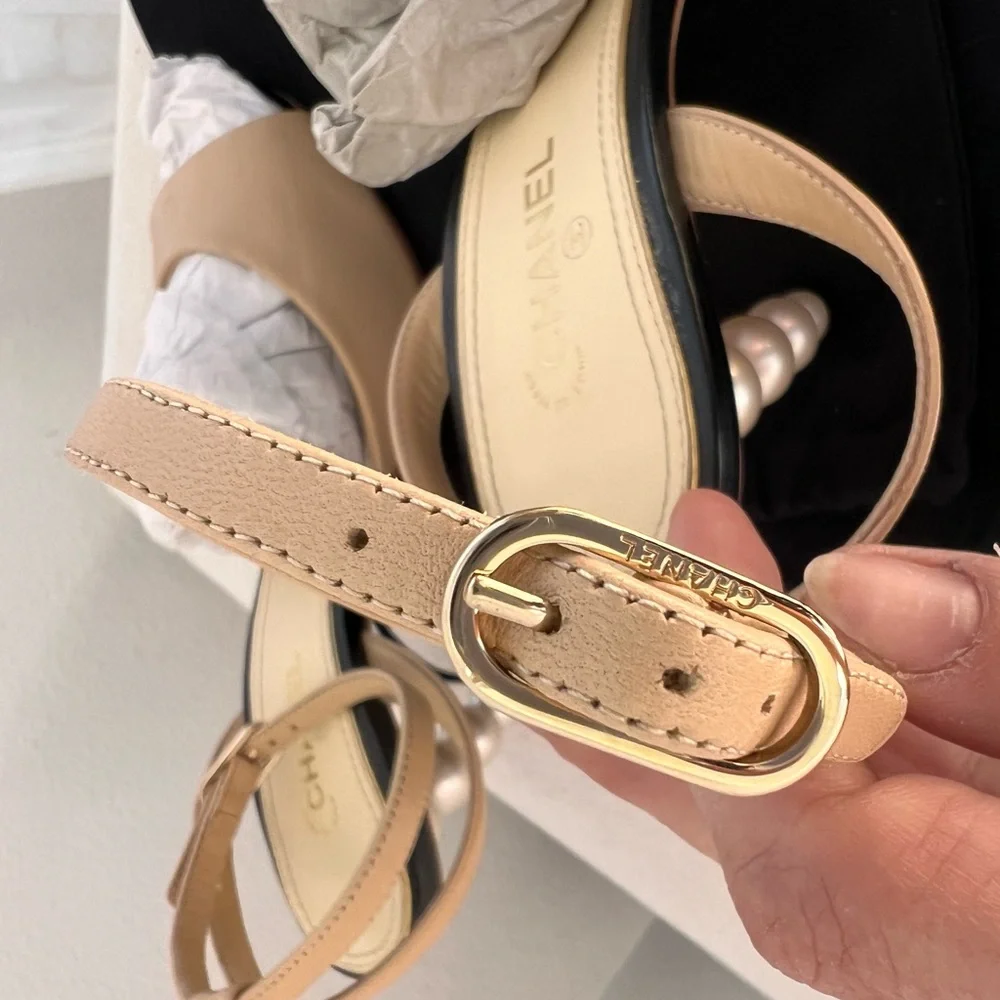 CHANEL Beige Heels with Pearl Accent - Picture 4 of 8